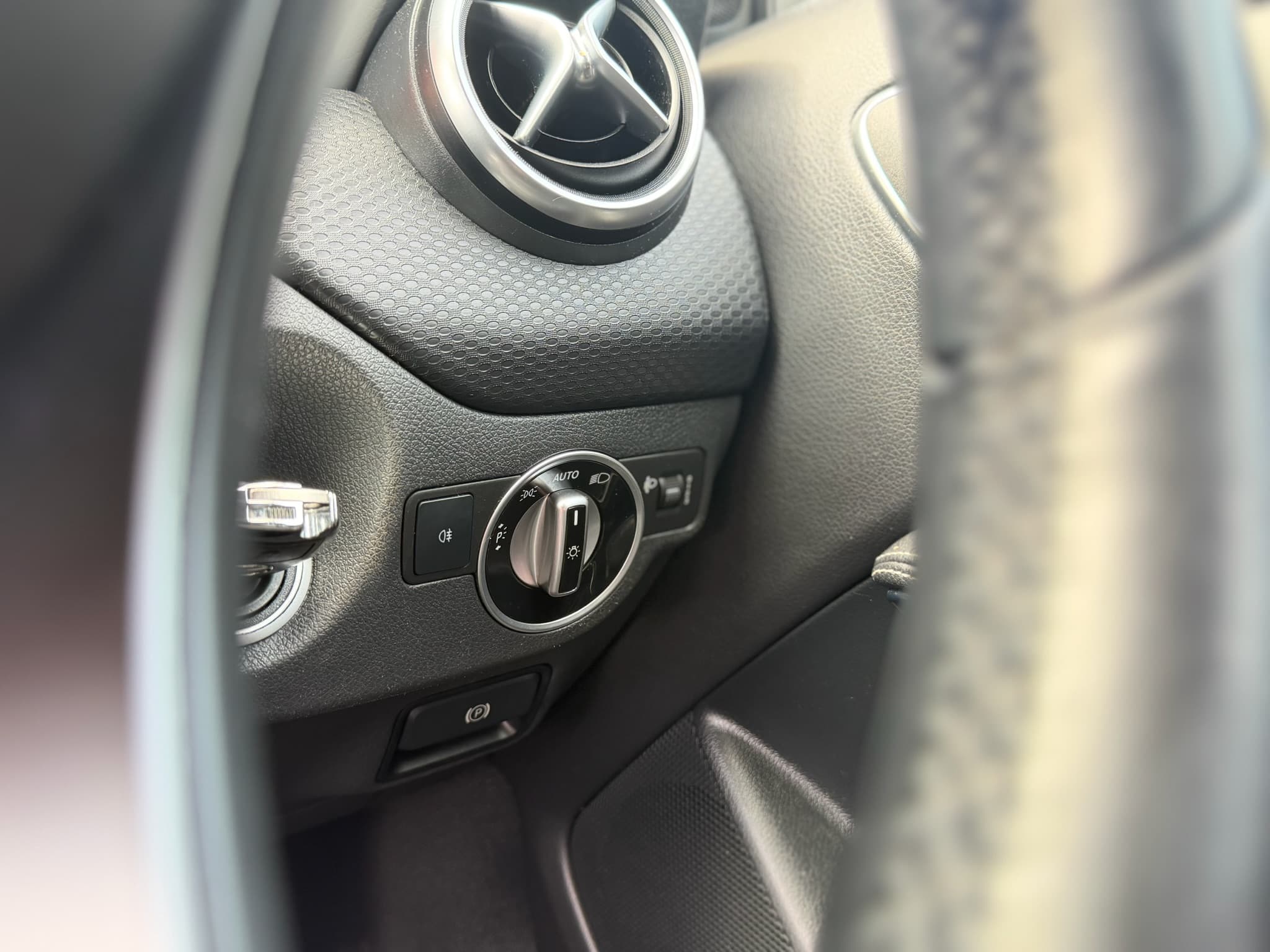 2016 Mercedes-Benz A-Class A 180 D Se thumbnail 30