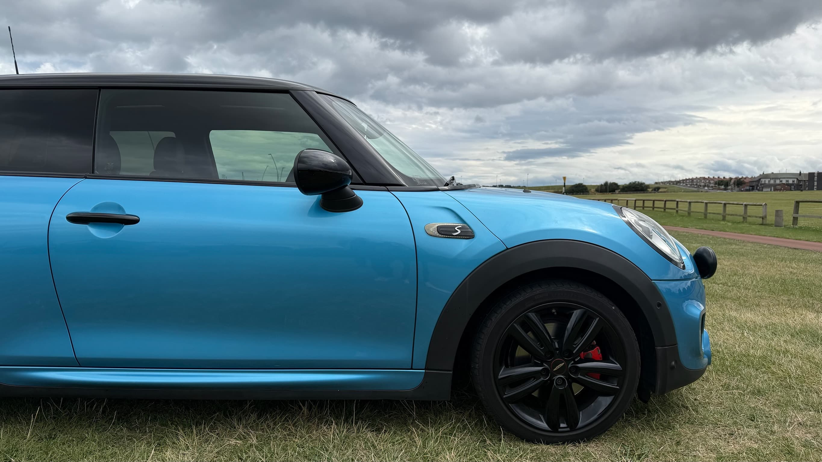 2015 MINI Hatch Cooper S thumbnail 3