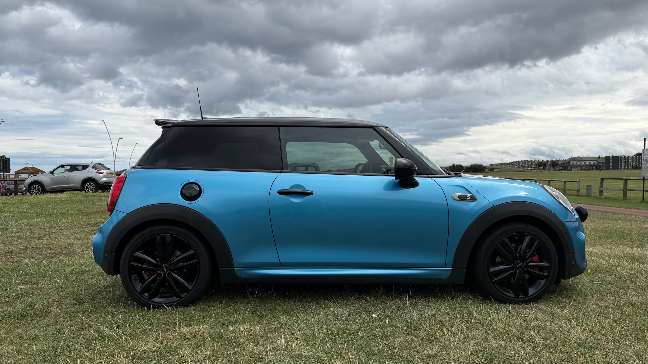 2015 MINI Hatch Cooper S thumbnail 5
