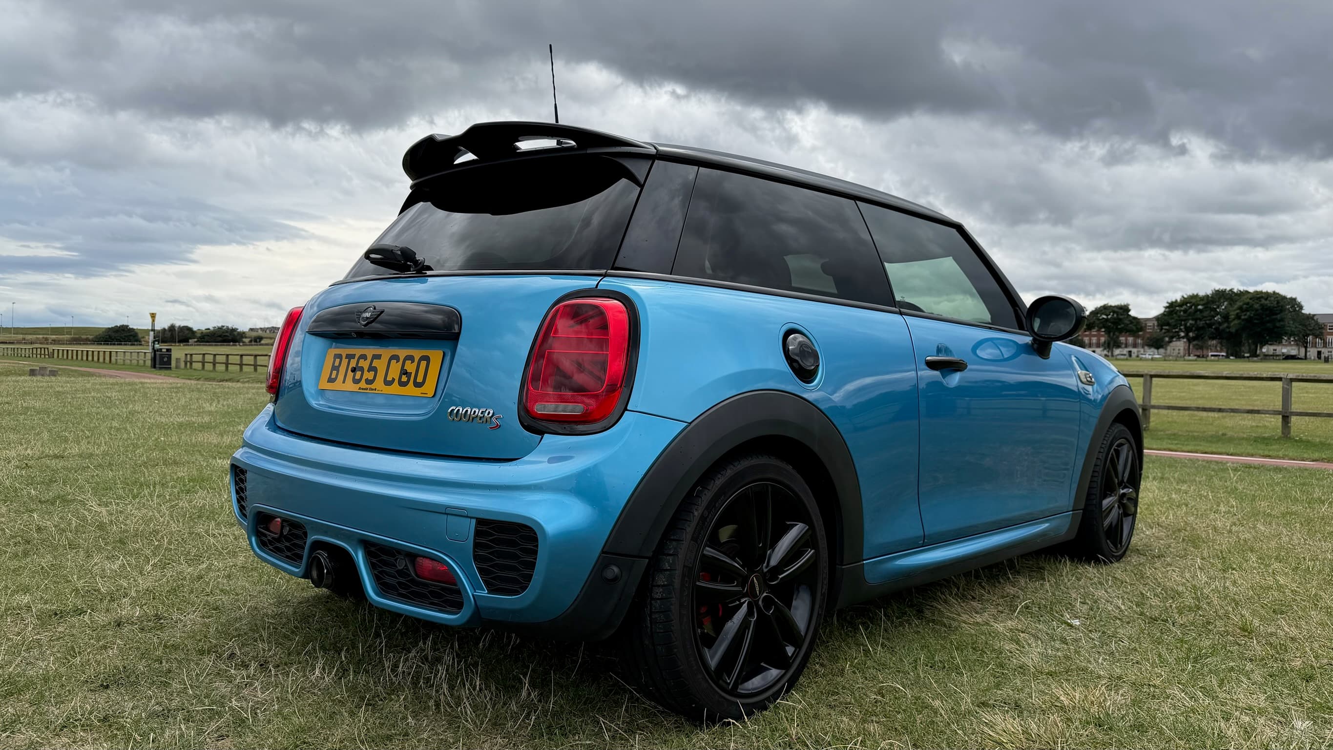 2015 MINI Hatch Cooper S thumbnail 6