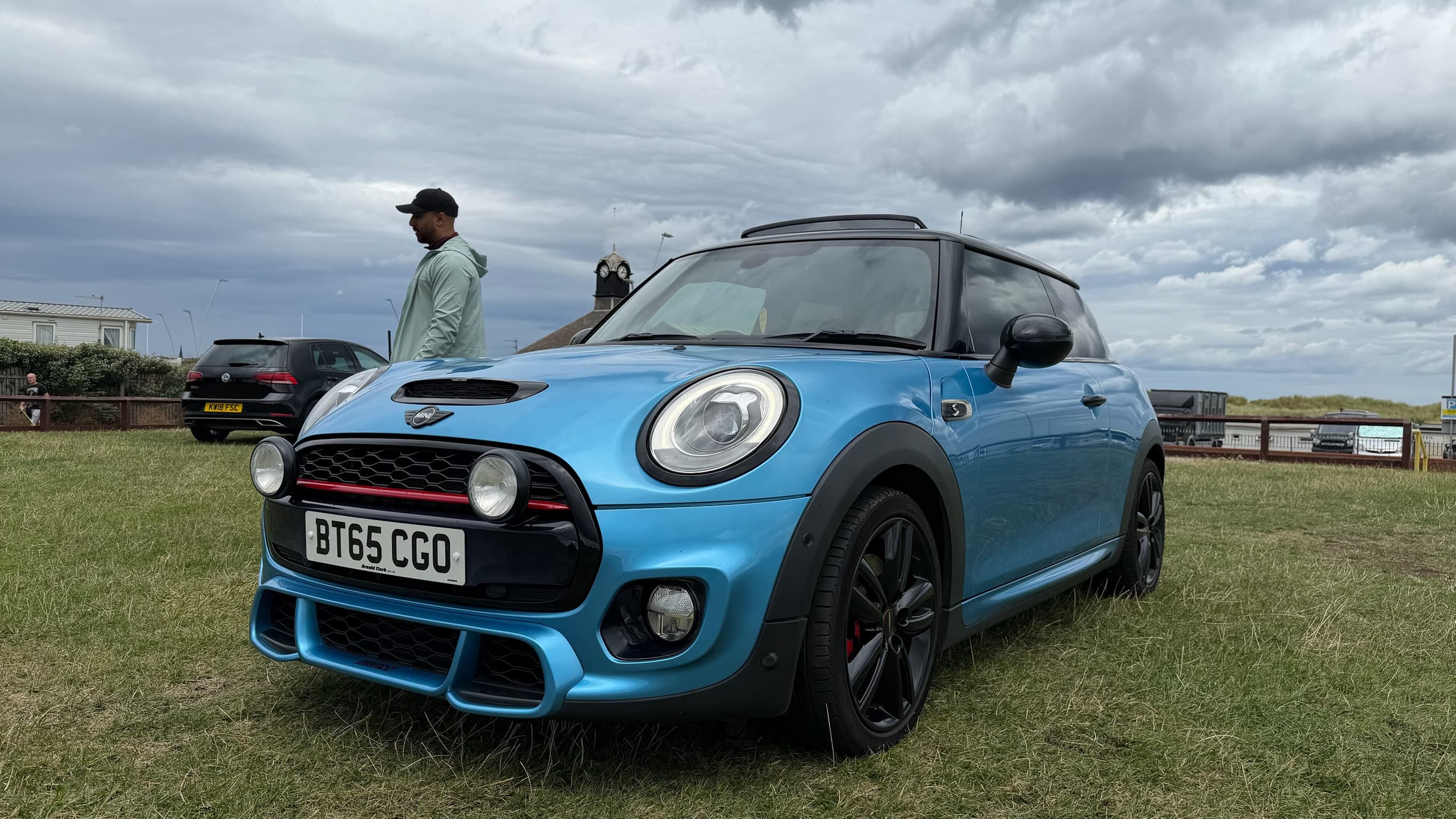 2015 MINI Hatch Cooper S thumbnail 15