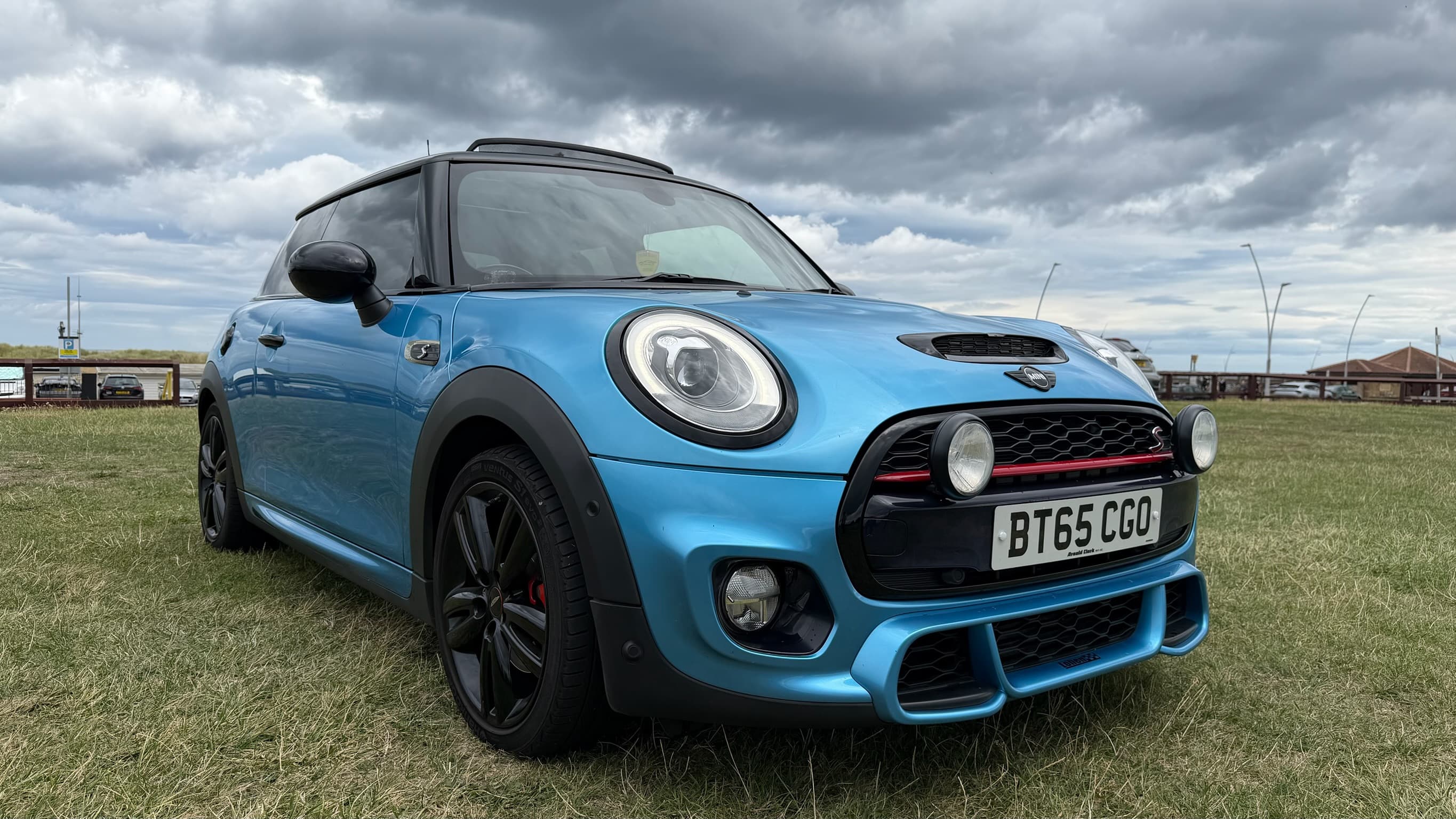 2015 MINI Hatch Cooper S thumbnail 17