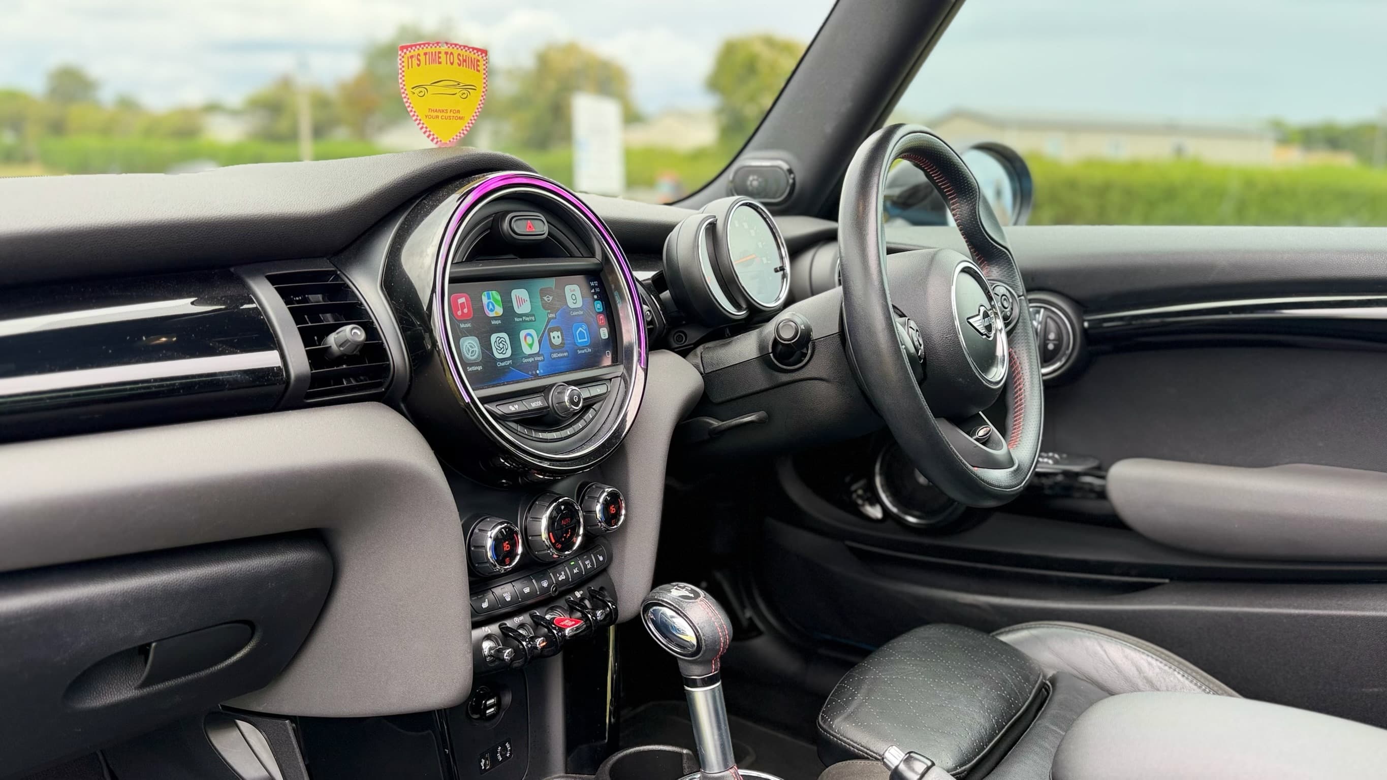 2015 MINI Hatch Cooper S thumbnail 22