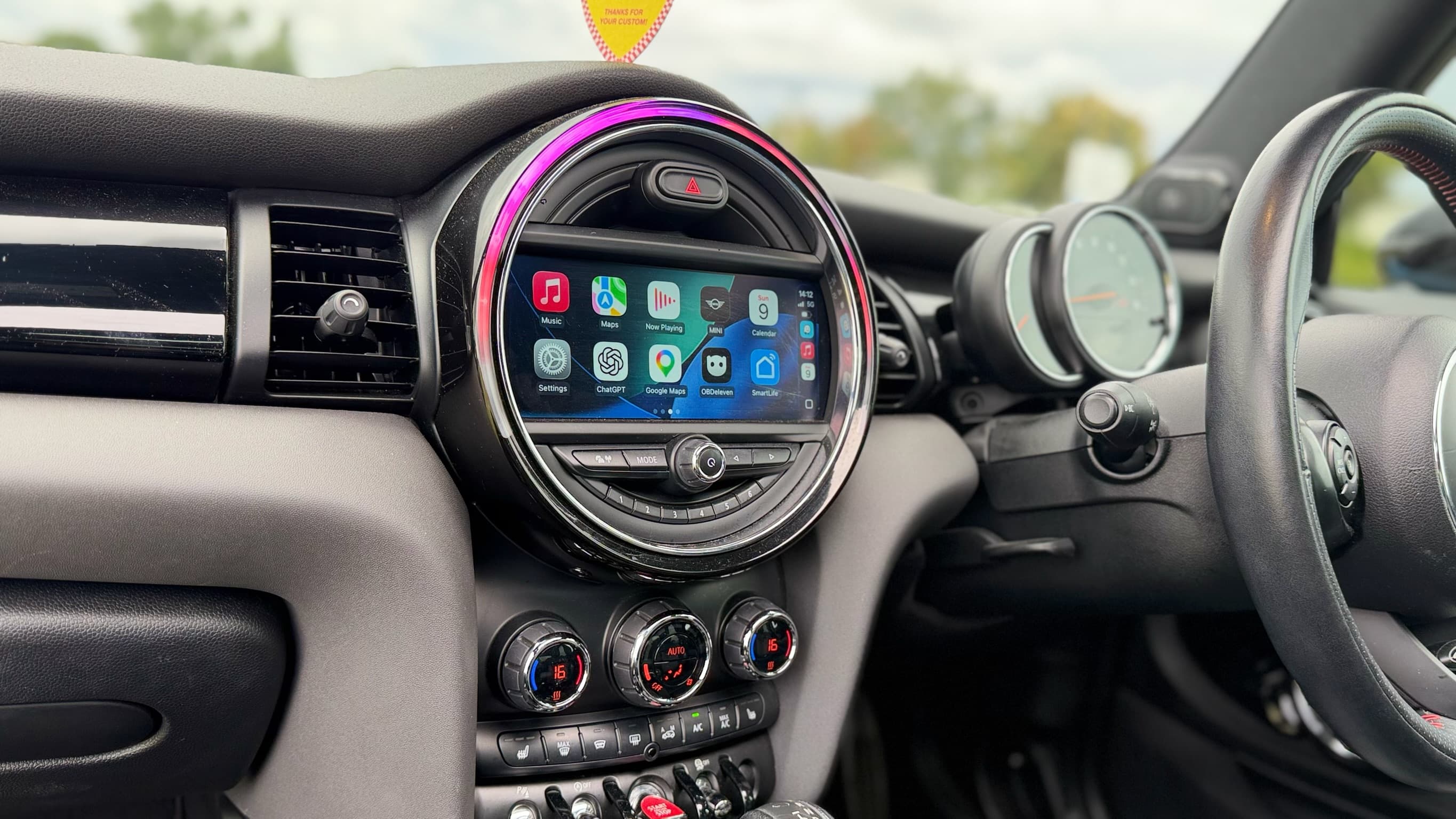 2015 MINI Hatch Cooper S thumbnail 23