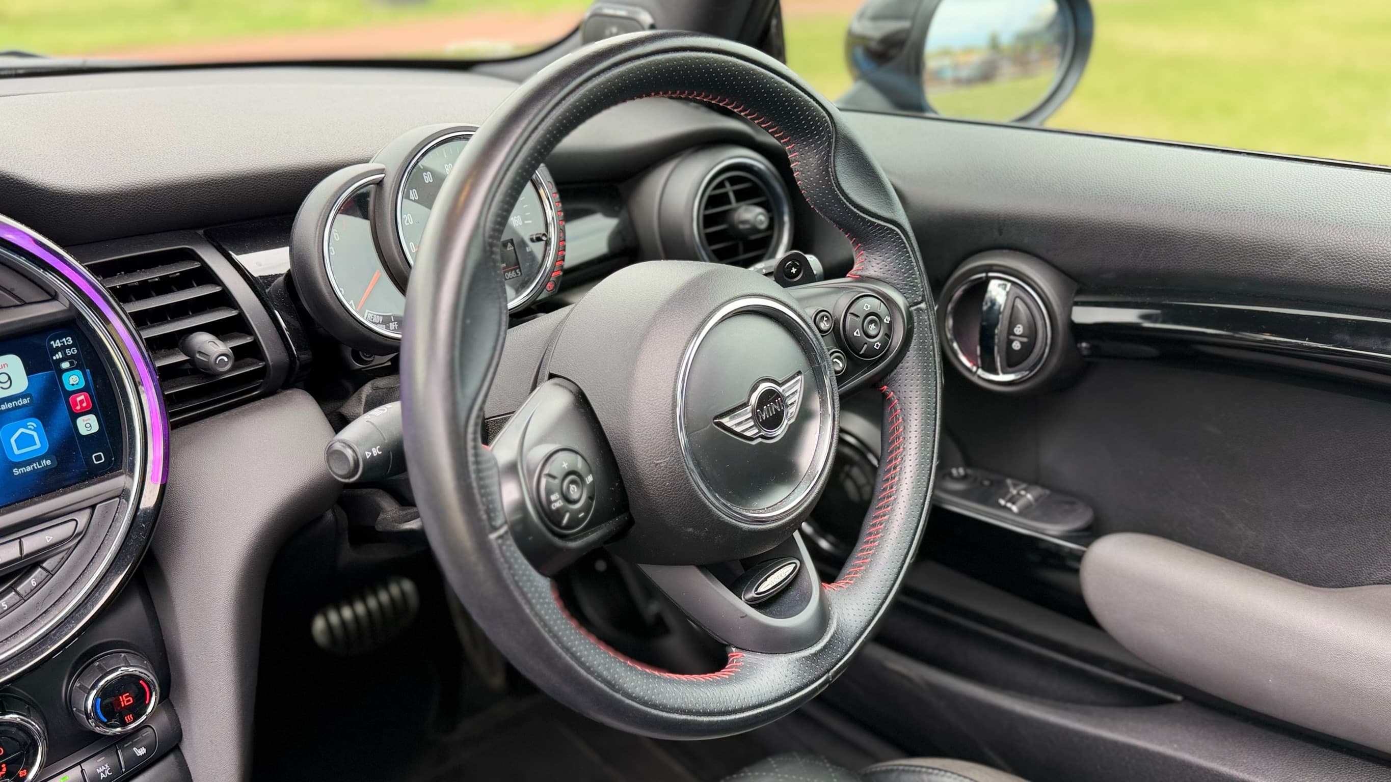 2015 MINI Hatch Cooper S thumbnail 20