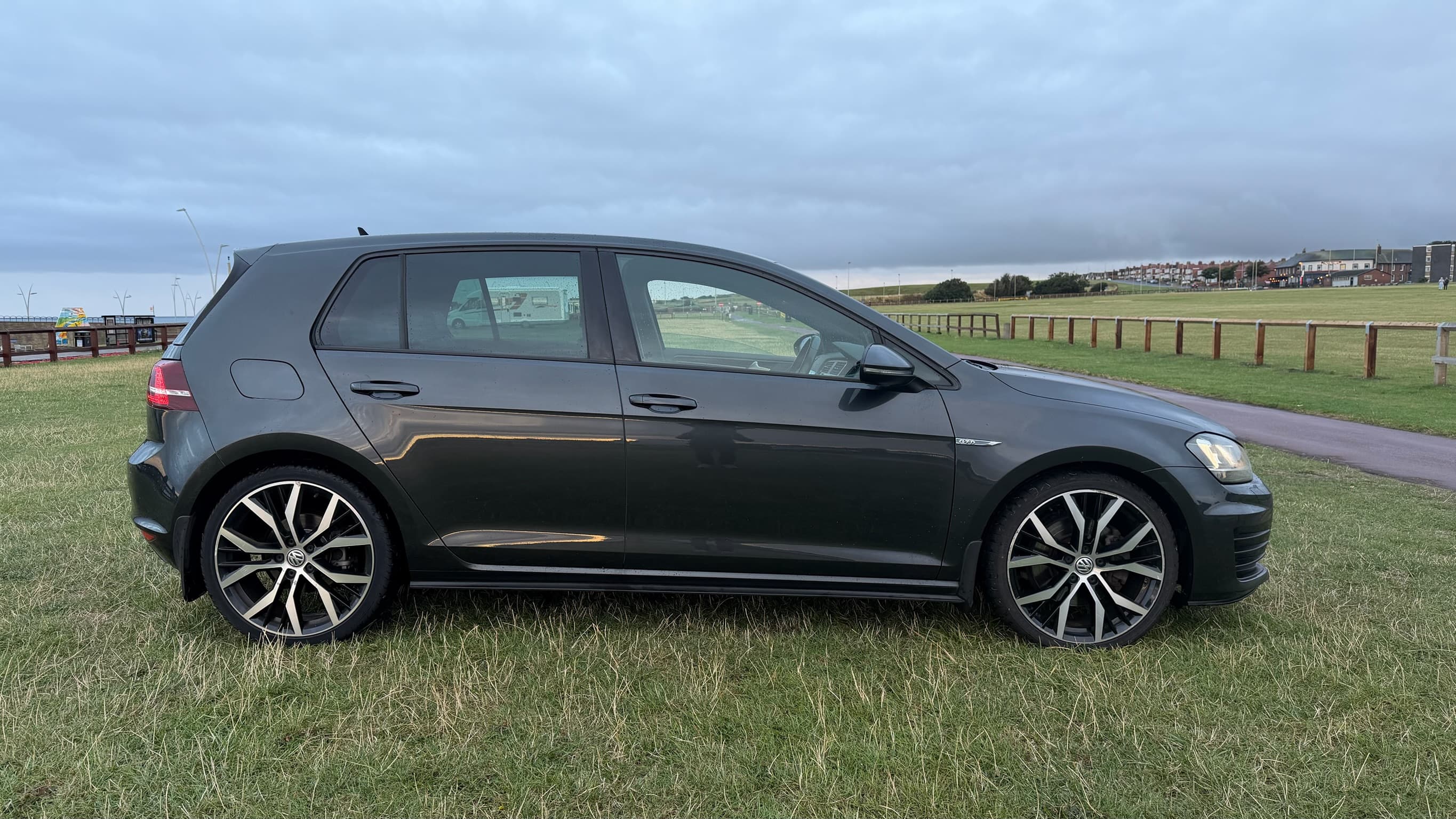 2015 Volkswagen Golf 2.0 GTD thumbnail 3