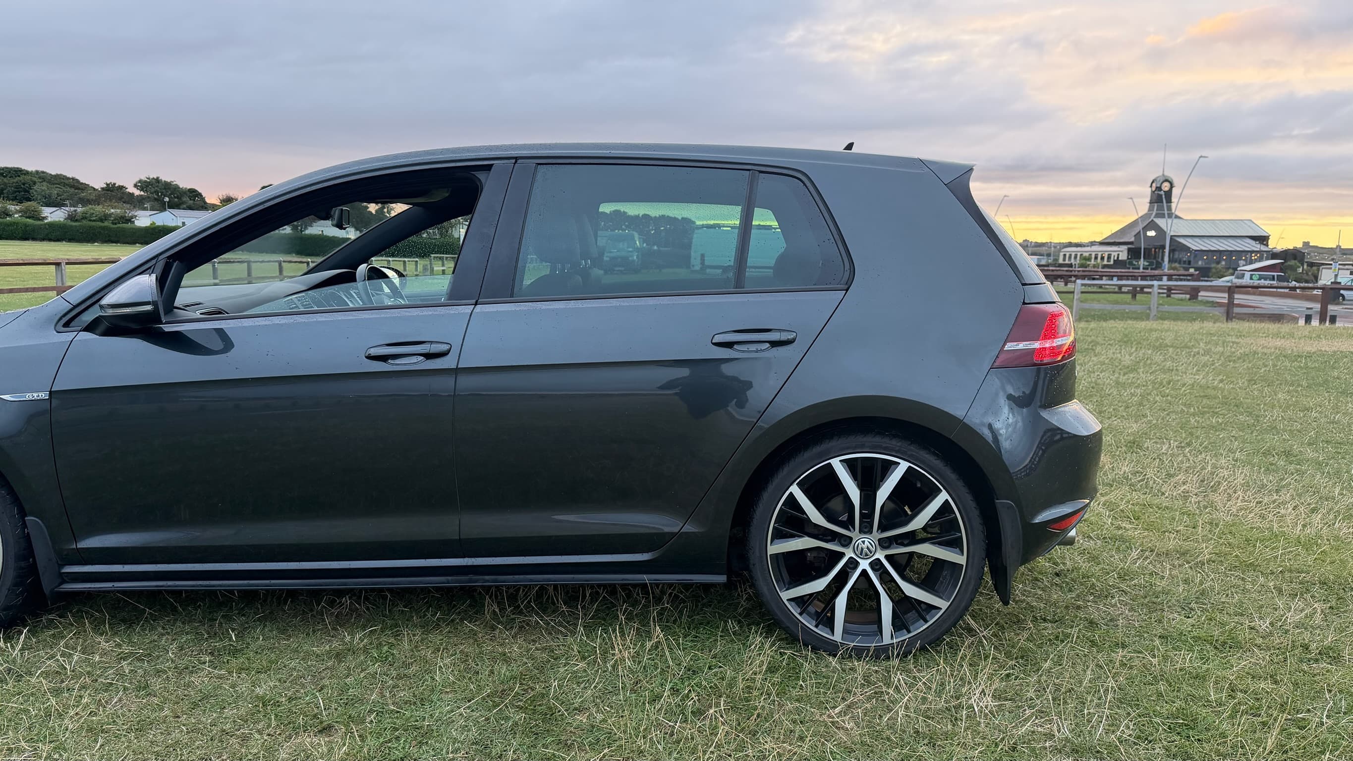 2015 Volkswagen Golf 2.0 GTD thumbnail 6