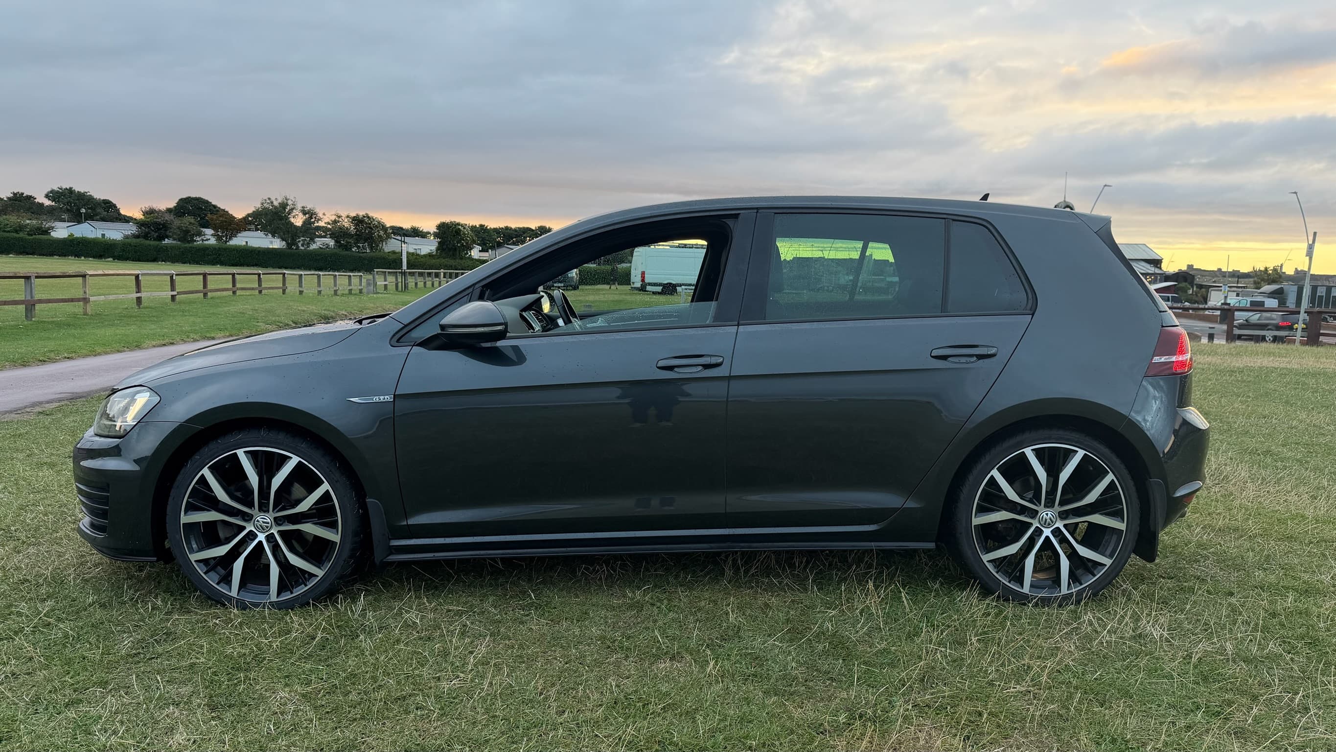 2015 Volkswagen Golf 2.0 GTD thumbnail 8