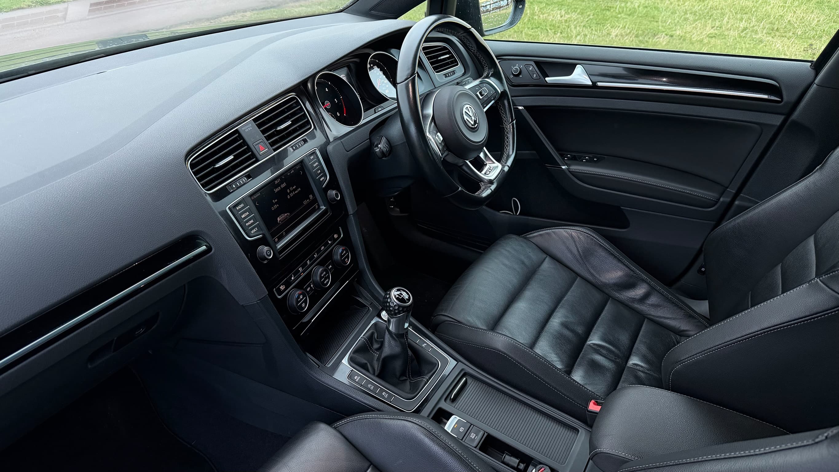 2015 Volkswagen Golf 2.0 GTD thumbnail 23