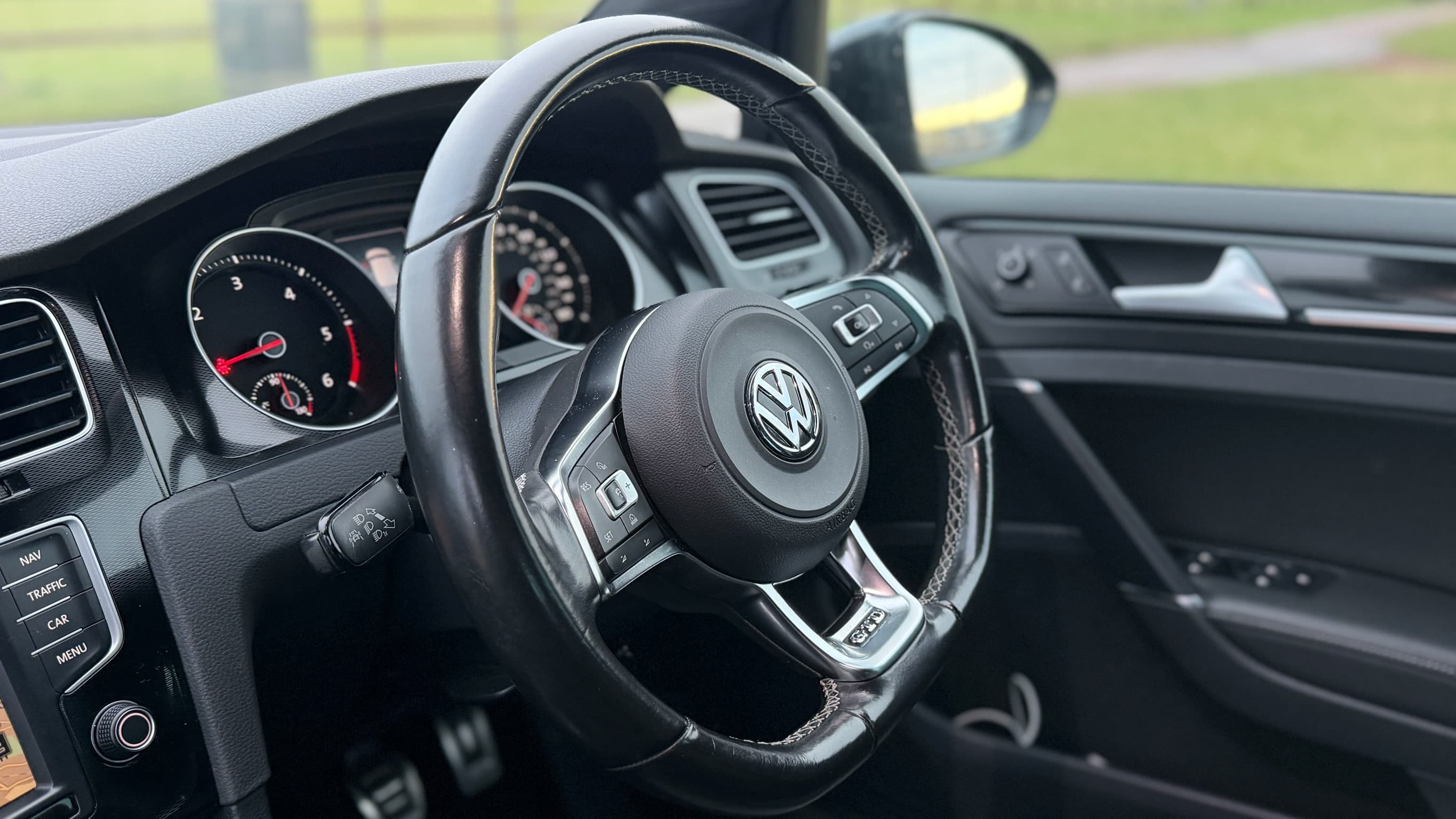 2015 Volkswagen Golf 2.0 GTD thumbnail 29