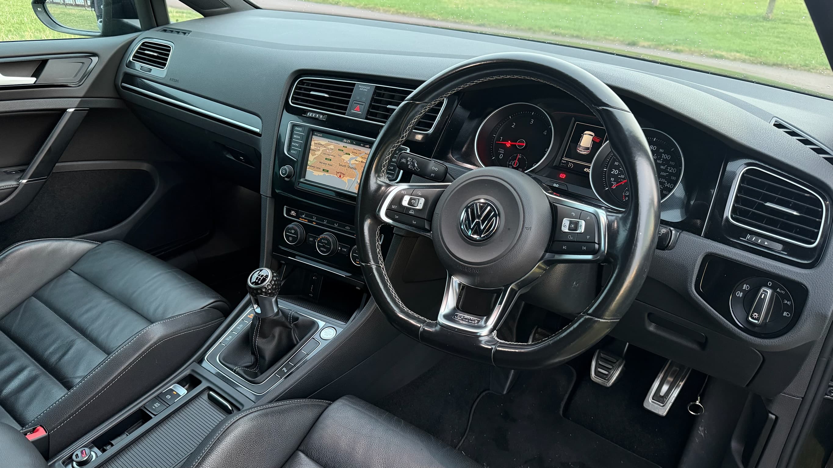 2015 Volkswagen Golf 2.0 GTD thumbnail 38
